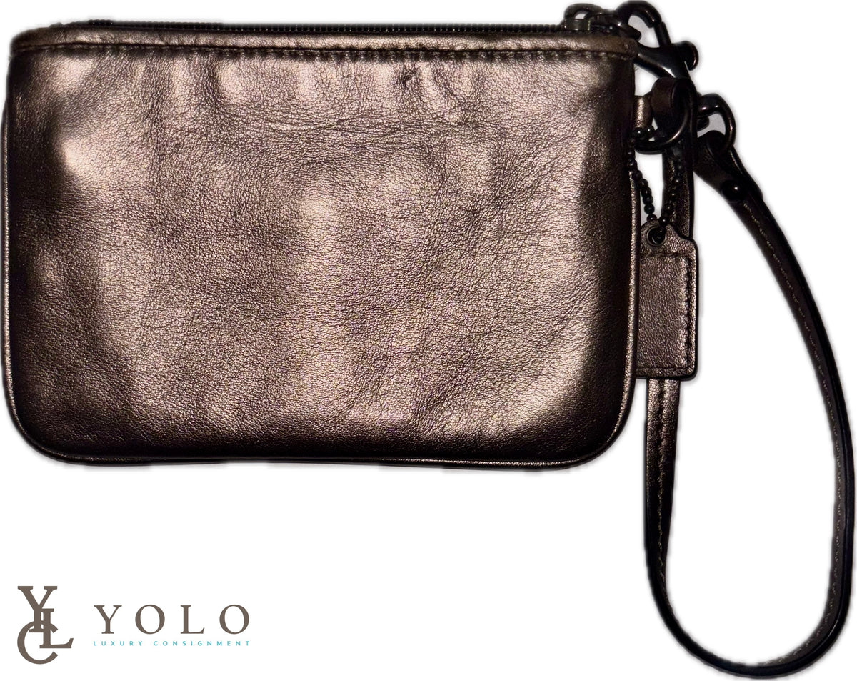 Outlet Metallic COACH Madison wristlet gunmetal